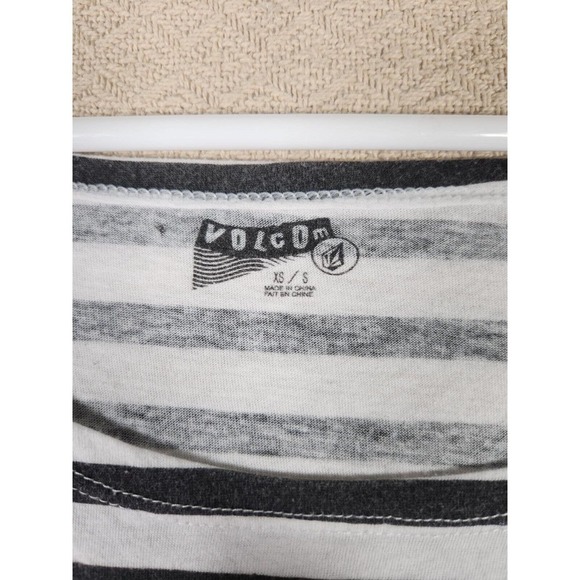Volcom Shirt Womens XS Small Relaxed Striped Flowy Round Neck Short Sleeve - Picture 3 of 12